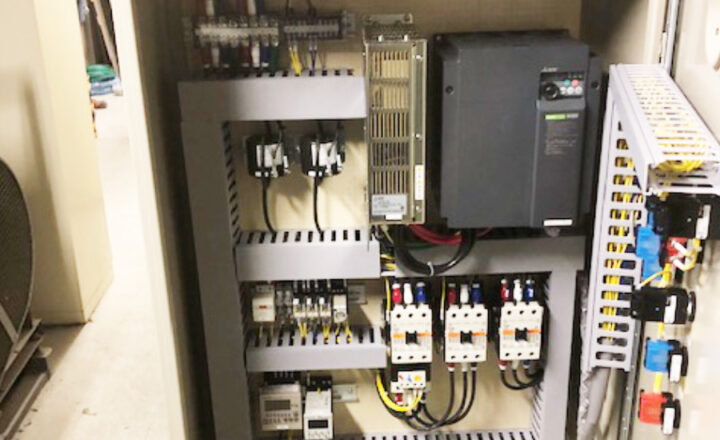 既設ポンプ、ファン類にインバータ制御を追加し適切な運転を行いことで消費電力を削減